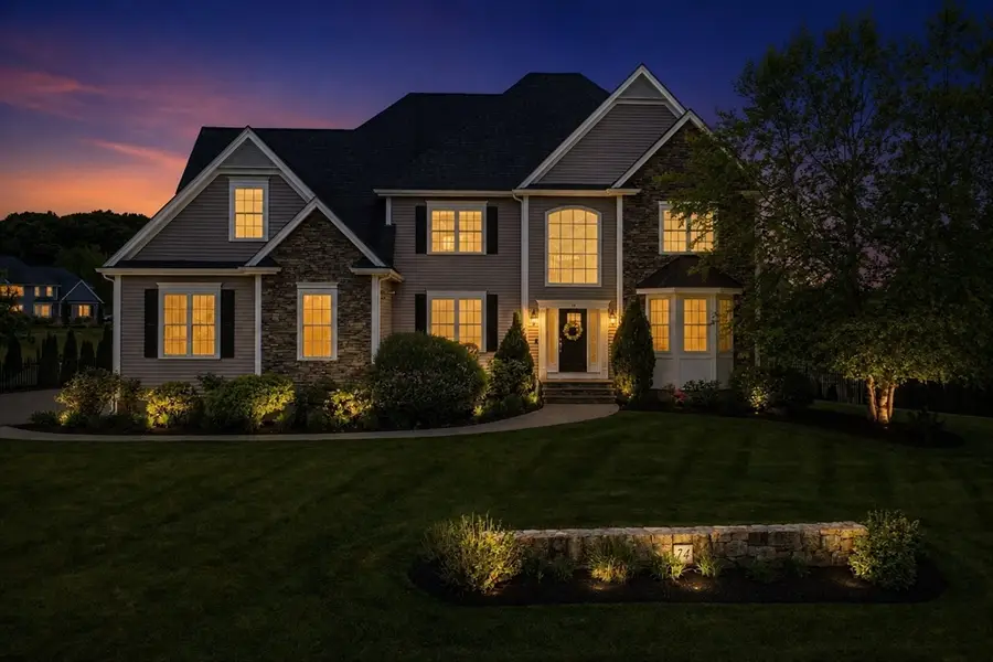 14 Amber Dr, Wrentham, MA 02093 - #2