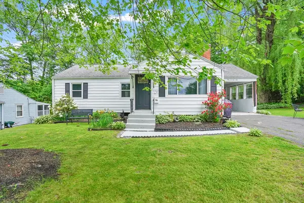 179 Knollwood St, Springfield, MA 01104