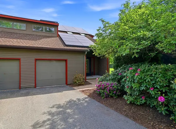 401 Fairway Village #401, Northampton, MA 01053