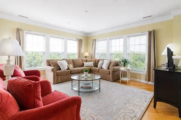 9 Morgan Dr #309, Natick, MA 01760