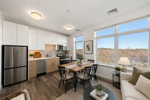 180 Telford #613, Boston, MA 02135
