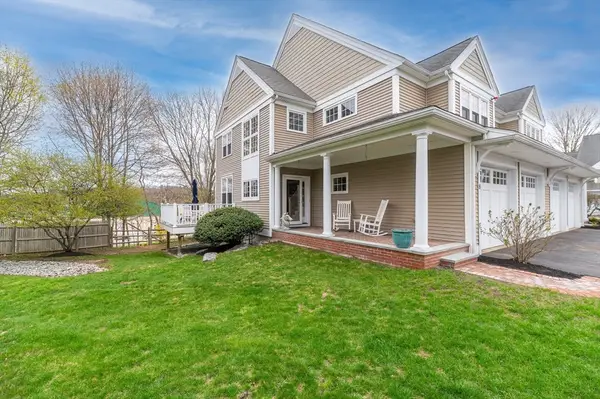 6 Essex Road #8, Ipswich, MA 01938