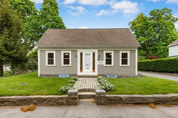 17 Pigeon Hill Street, Rockport, MA 01966