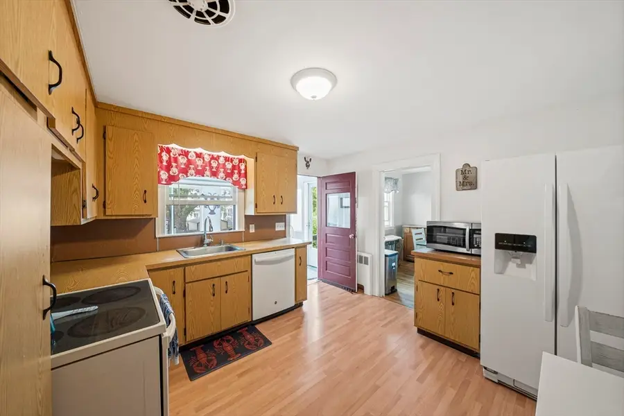 15 D St, Hull, MA 02045 - #3