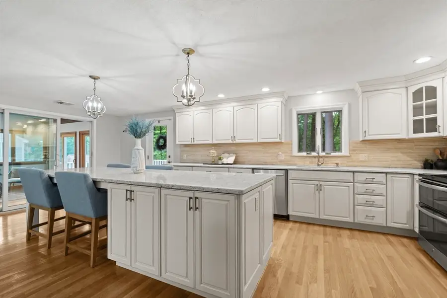 5 Ivanhoe Dr., Lynnfield, MA 01940 - #3