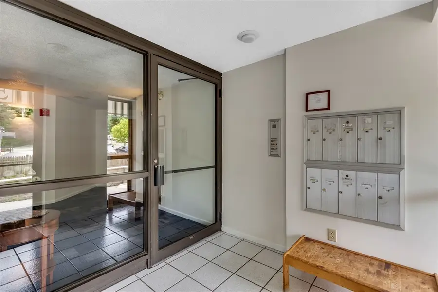295 W Wyoming Ave #7B, Stoneham, MA 02180 - #2