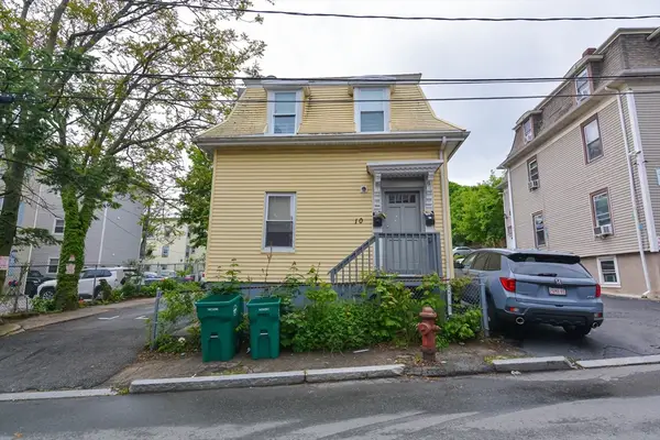 10 Essex Ct, Lynn, MA 01902