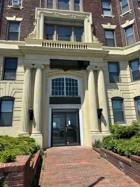 285 Lynn Shore Drive #308, Lynn, MA 01902