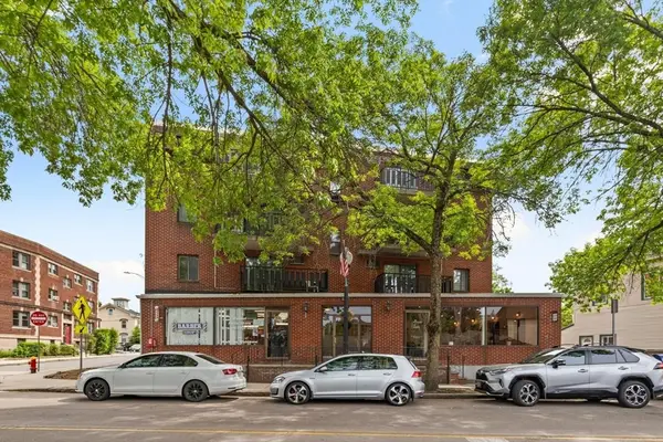 26 W Wyoming Avenue #2D, Melrose, MA 02176