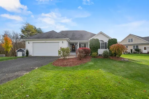 3085 Hunters Hill Dr #3085, Dighton, MA 02715