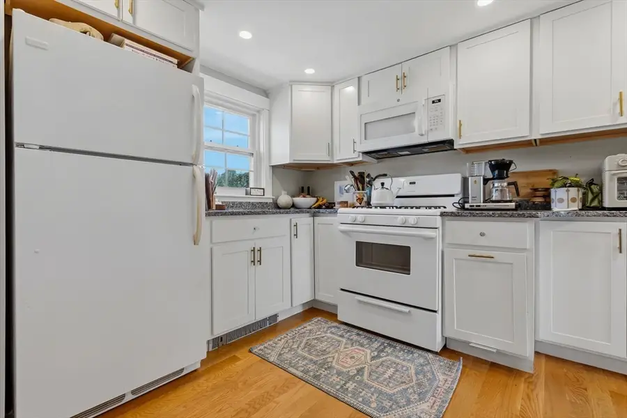 44 Charnock St, Beverly, MA 01915 - #3