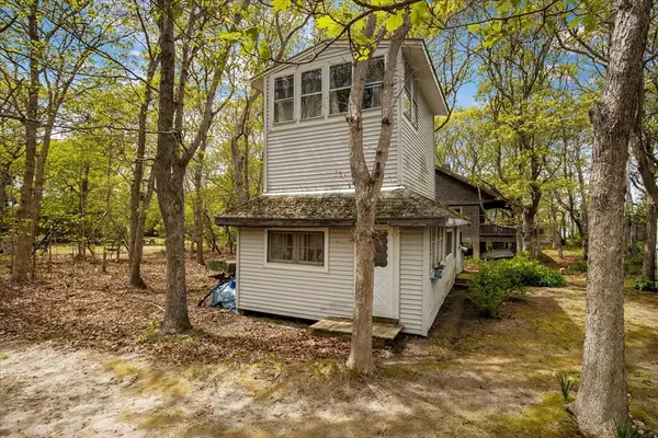 14 Old Colony Ave, Wareham, MA 02532