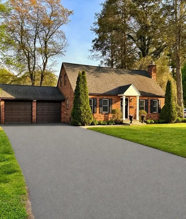 129 Elm St, Agawam, MA 01001 - #2