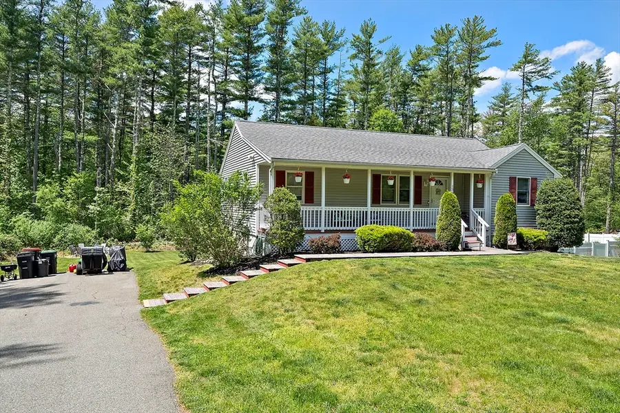 136 Elm St, Halifax, MA 02338 - #3
