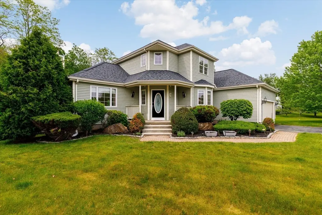 8 Cardinal Cir, Shrewsbury, MA 01545 - #1