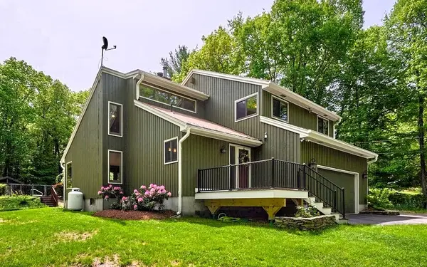 174 Cedar St, Sturbridge, MA 01566
