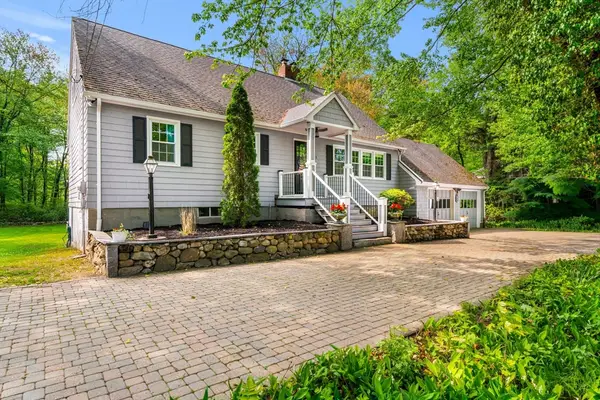 28 Ballardvale Road, Andover, MA 01810