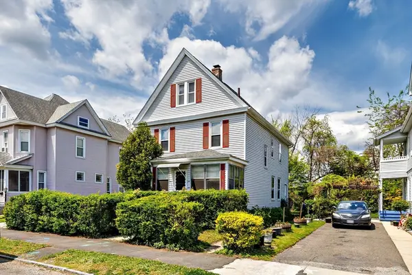 38 Phoenix St, Springfield, MA 01104