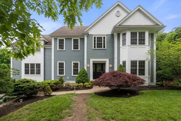 19 Dunedin Rd, Wellesley, MA 02481