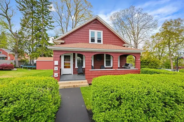8 Elton St, Worcester, MA 01604