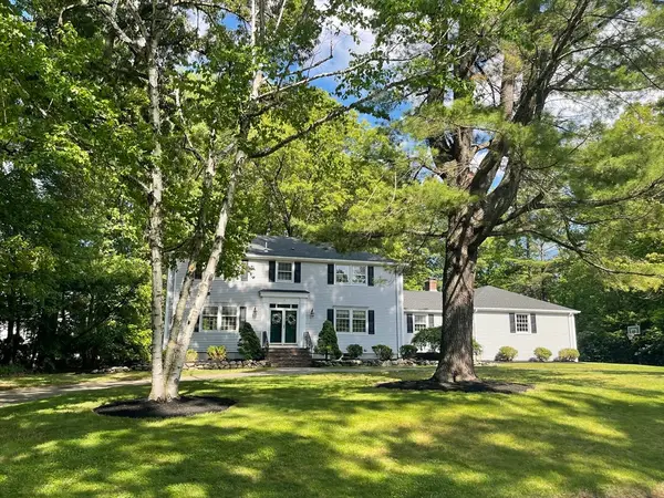 5 Landau Lane, Andover, MA 01810