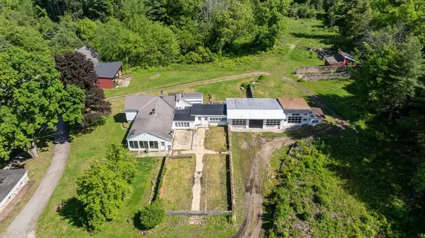 440 N Woodstock Rd, Southbridge, MA 01550
