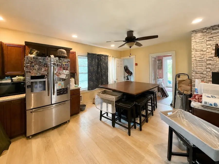 14 Ellington St, Agawam, MA 01001 - #2