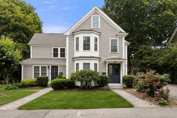 14 Adams St #14, Medfield, MA 02052