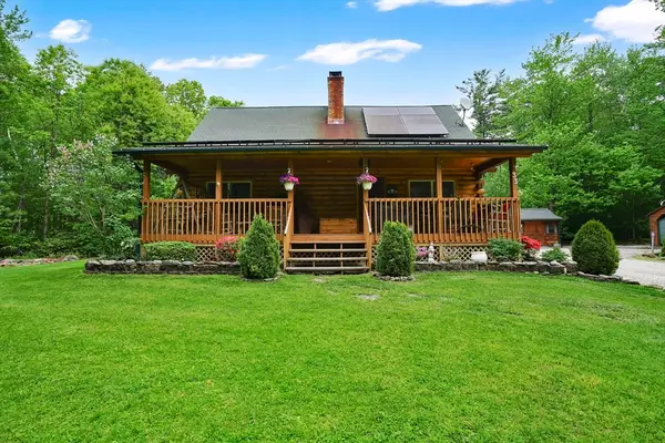 33 South Street, Blandford, MA 01008