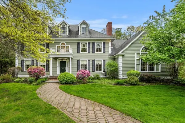 37 Old Planters Rd, Beverly, MA 01915