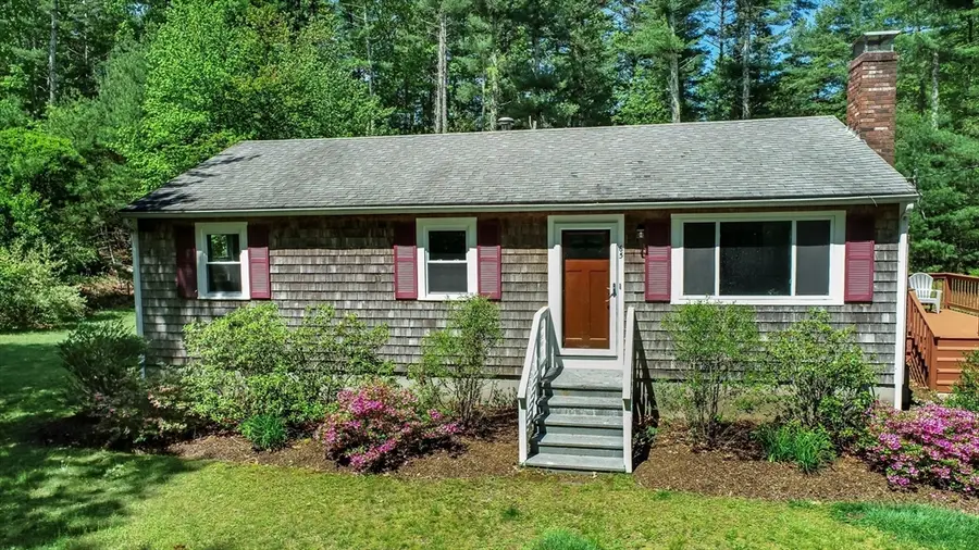 65 Chapel Street, Pembroke, MA 02359 - #3