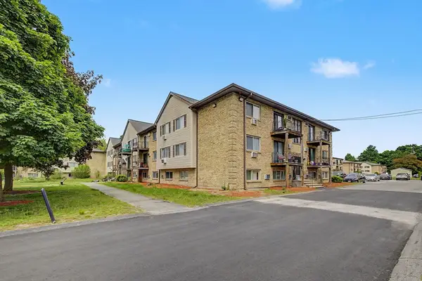 351 Pawtucket Blvd #7, Lowell, MA 01854