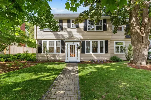 16 Preston Beach Road, Marblehead, MA 01945
