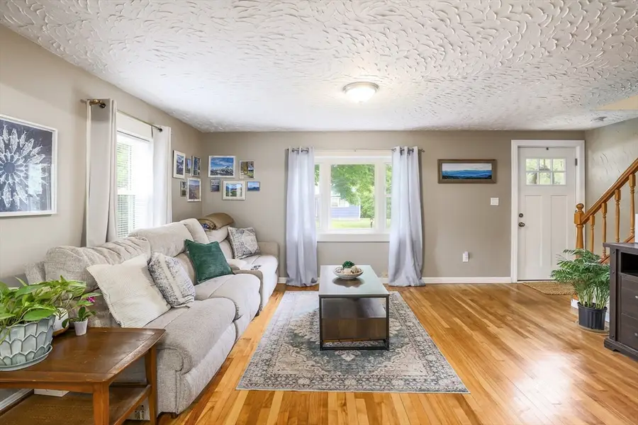 14 Amherst St, North Grafton, MA 01536 - #3