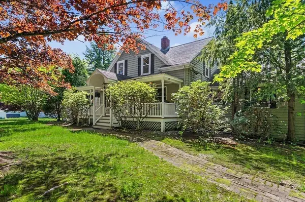 261 School Street, Groveland, MA 01834