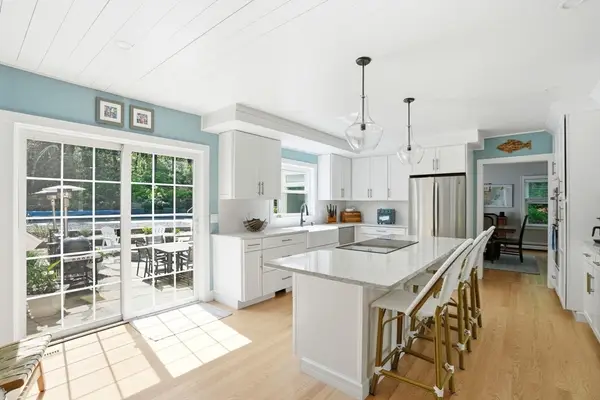 11 Winding Way, Plymouth, MA 02360