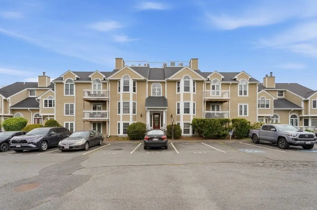 206 Carriage Ln #206, Taunton, MA 02780 - #1