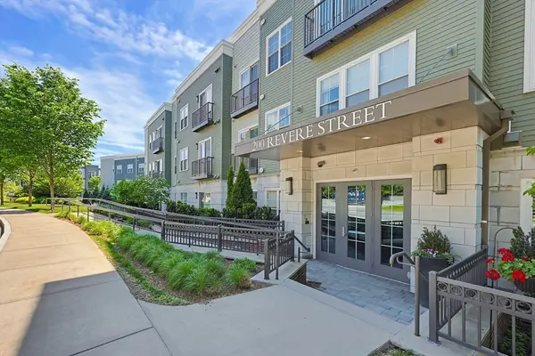 200 Revere St #4209, Canton, MA 02021
