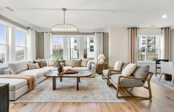 320 Martins Landing #307, North Reading, MA 01864