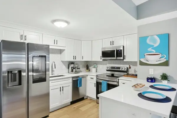 115 W 7th St #3, Boston, MA 02127