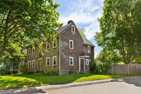 25 Poplar Street, Gloucester, MA 01930