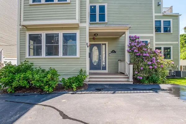 24 Custer St #1, Boston, MA 02130