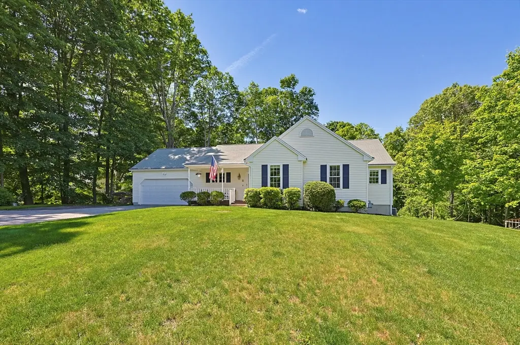 8 Maple Street, Southborough, MA 01772 - #1