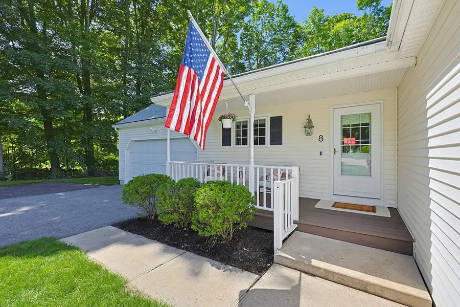 8 Maple Street, Southborough, MA 01772 - #2
