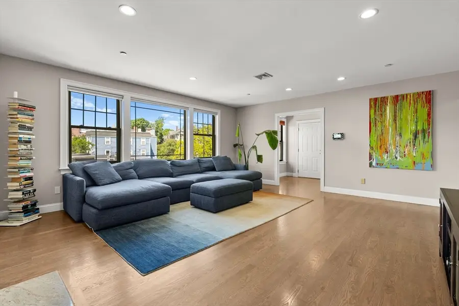1 Sylvia St #3, Boston, MA 02130 - #3