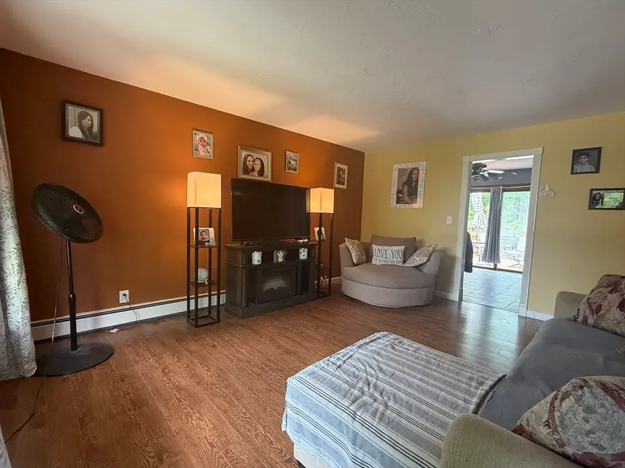 52 Locust Ave, Southbridge, MA 01550 - #3