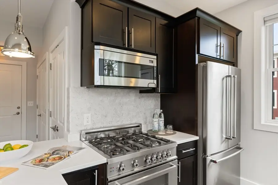 57 Pitman St #2A, Somerville, MA 02143 - #3