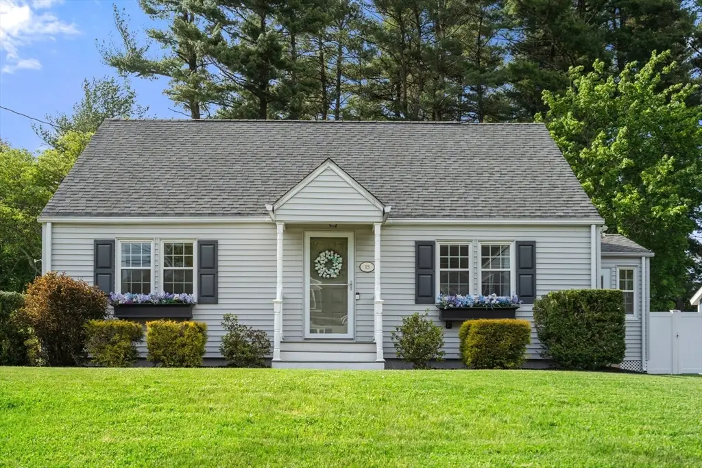 15 Marie St, Tewksbury, MA 01876 - #1