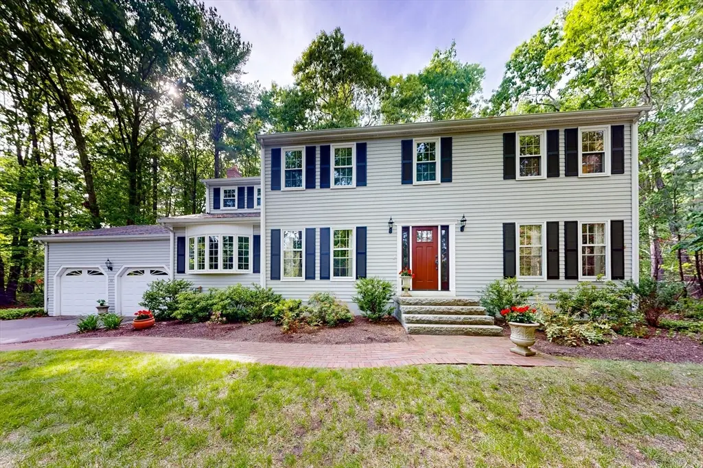 13 Garry Dr, Medfield, MA 02052 - #1
