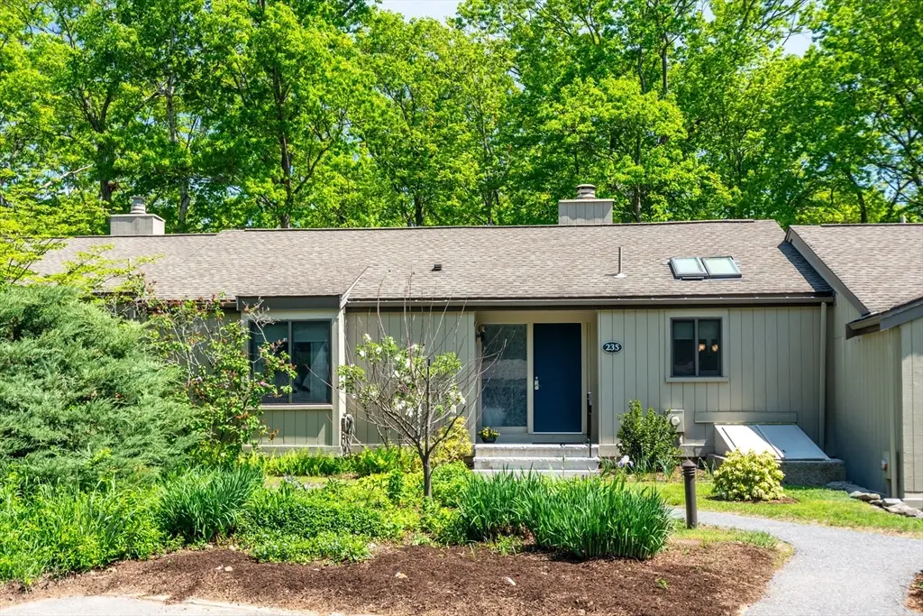 235 Aspen Cir #235, Lincoln, MA 01773 - #1